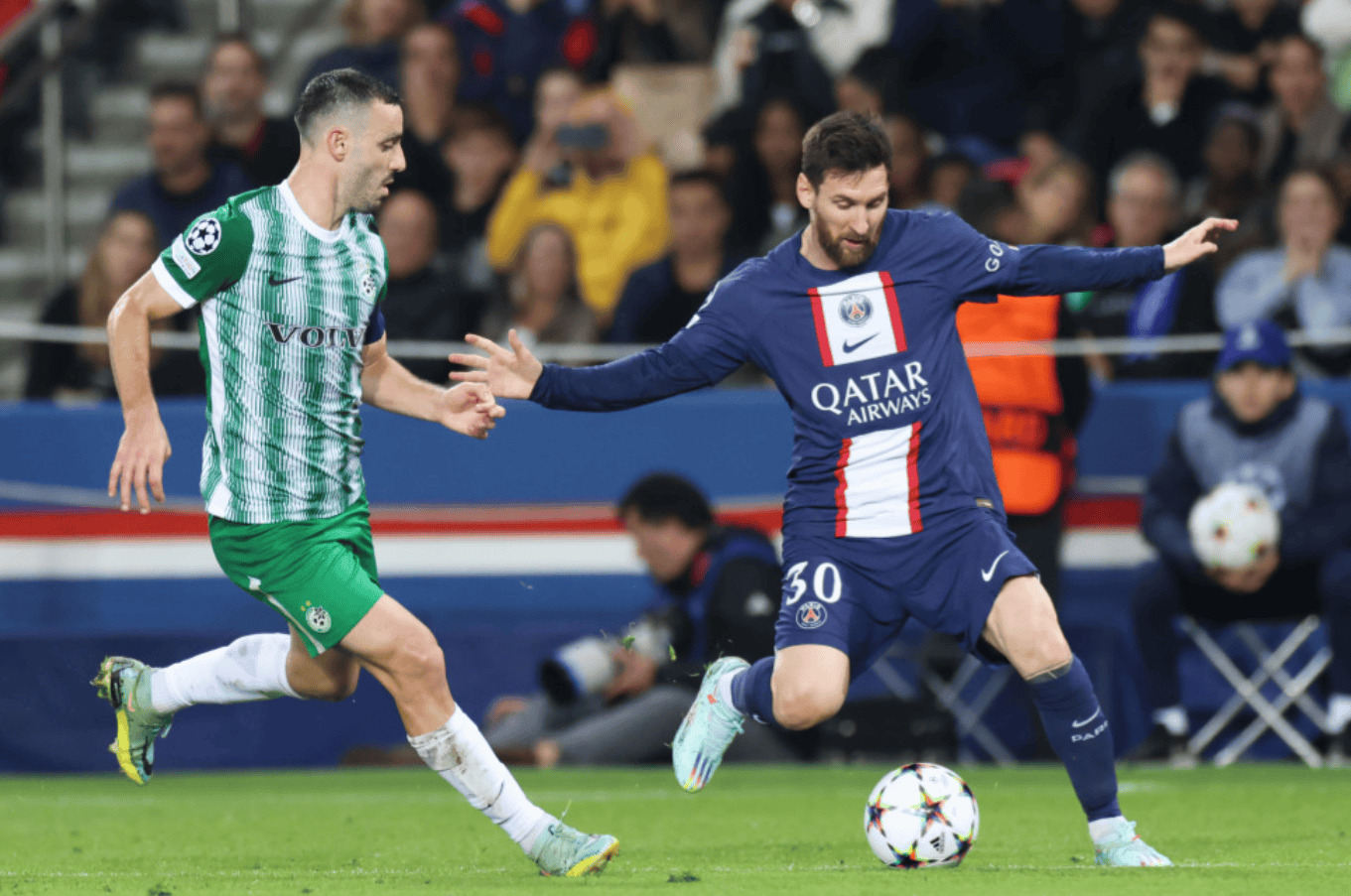 体育竞猜-转折点！底特律活塞防线松动，欧冠国际比赛日攻防权衡，质疑声仍在，更衣室氛围转暖的简单介绍