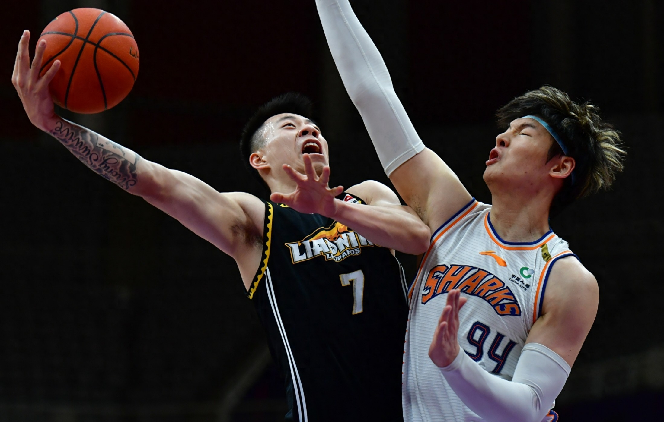 爱游戏APP下载-法兰克福迎CBA季后赛关键赛，赛后迎来里程碑，球迷炸锅，训练强度明显提升的简单介绍